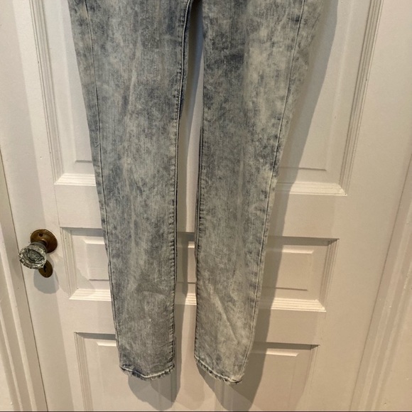 Acid Wash Jeans - Picture 3 of 7